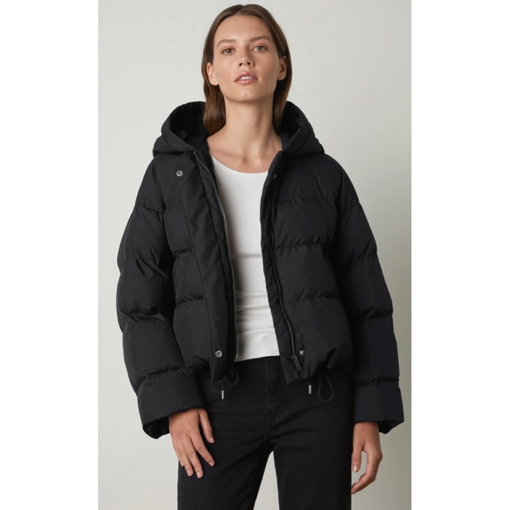 NWOT Velvet by Graham & Spencer Raylin Cropped Puffer Jacket in Black in XS